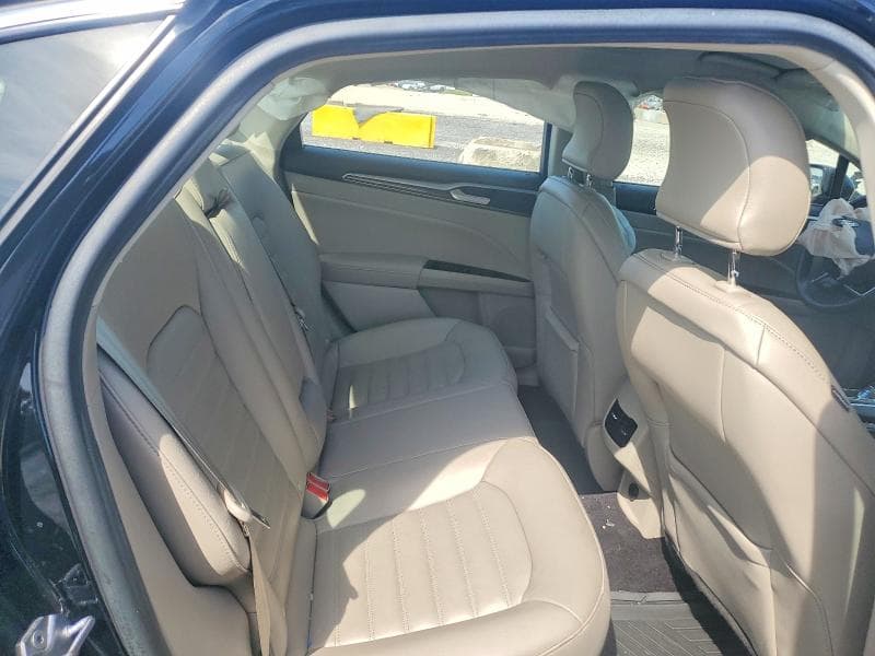 2017 FORD FUSION SE 10