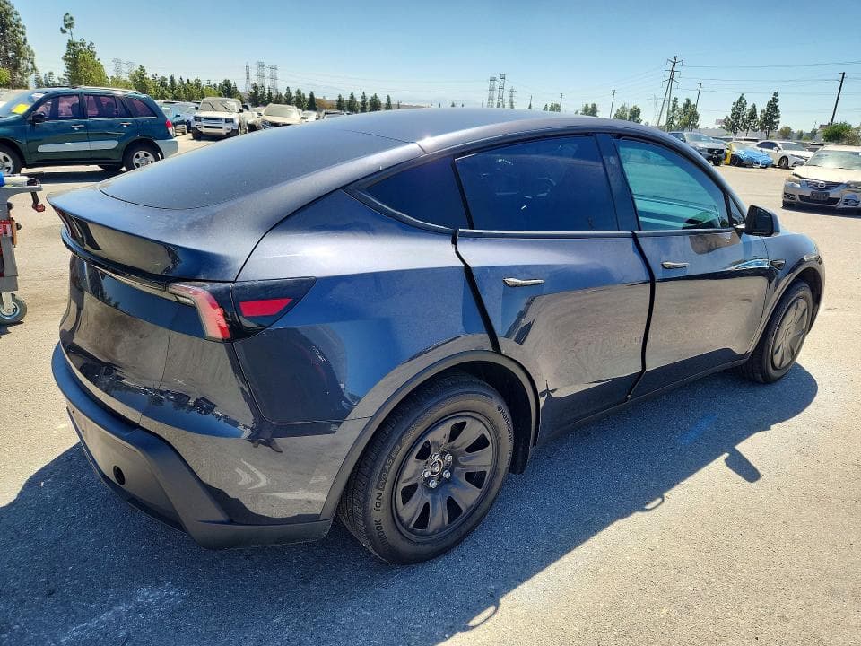 2026 TESLA MODEL Y 3