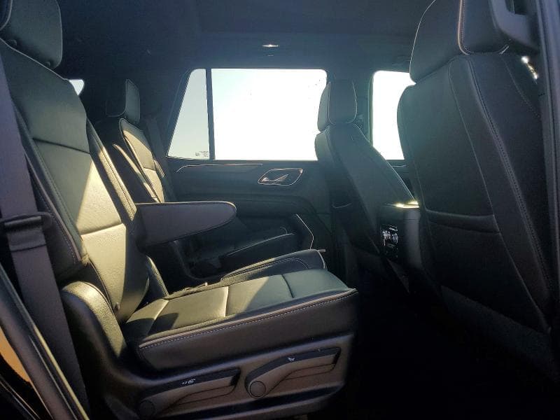 2024 GMC YUKON SLT 11
