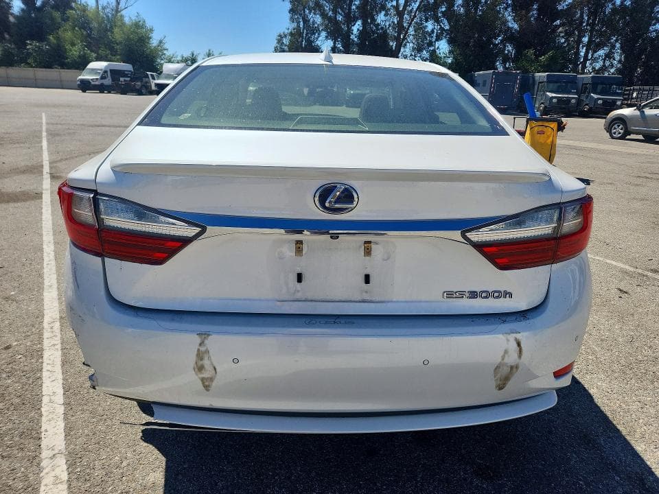 2017 LEXUS ES 300H 6