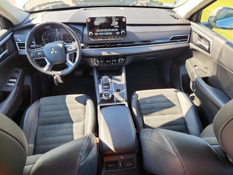 2024 MITSUBISHI OUTLANDER SE 8