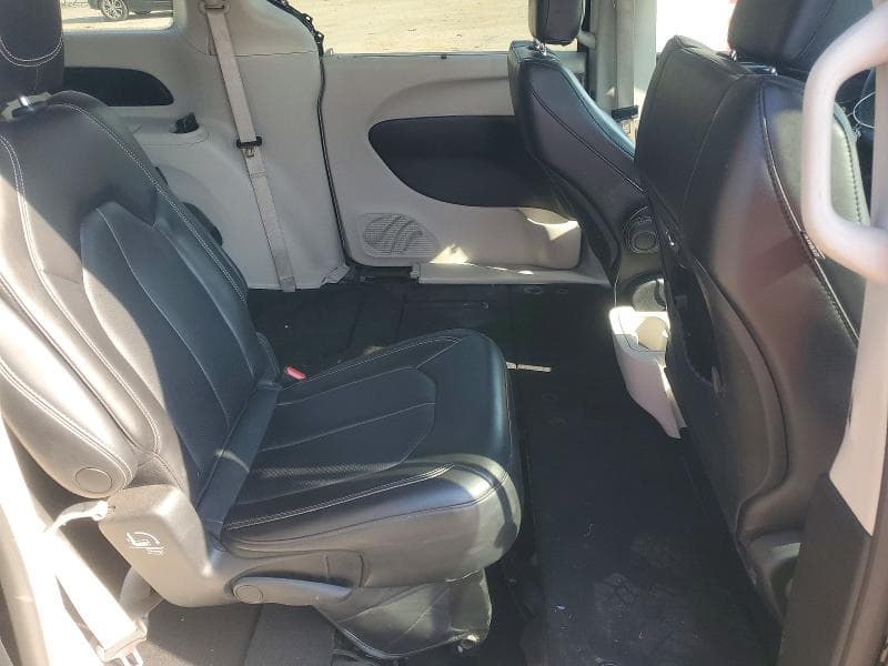 2023 CHRYSLER PACIFICA TOURING L 10