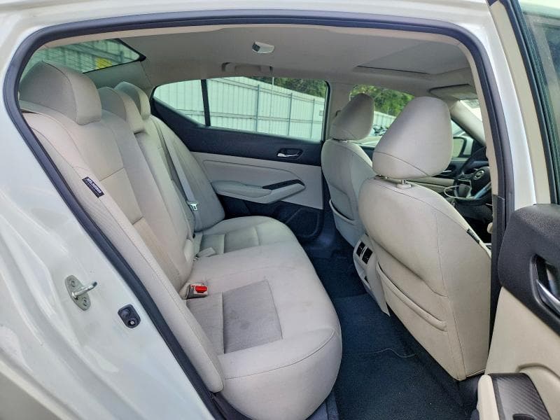 2019 NISSAN ALTIMA SV 10