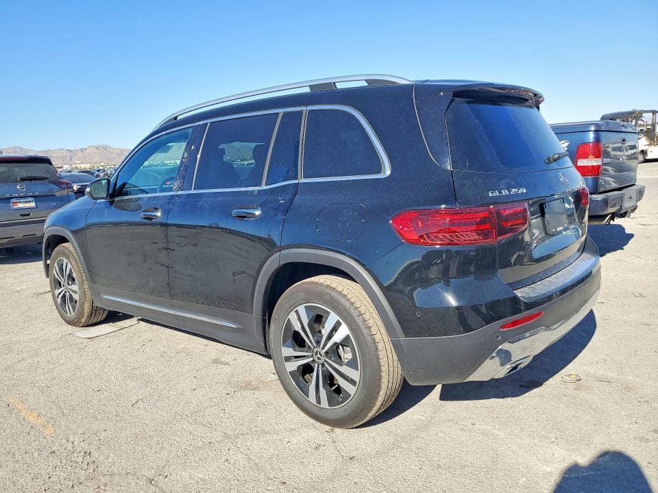 2025 MERCEDES-BENZ GLB 250 2