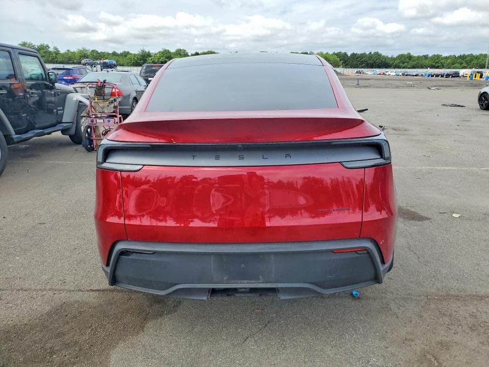 2026 TESLA MODEL Y 6