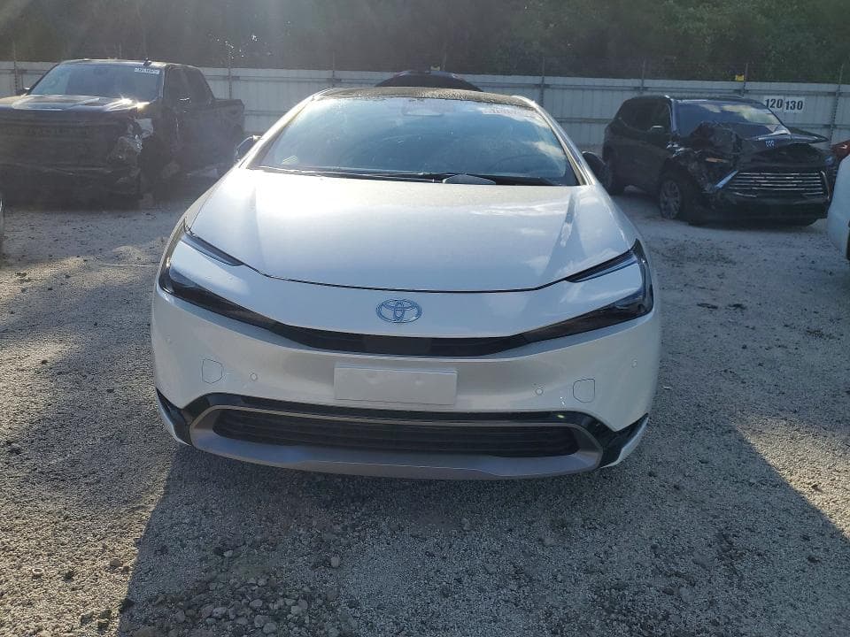 2026 TOYOTA PRIUS XLE 5