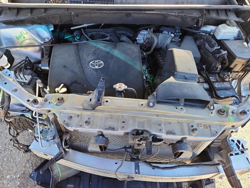 2019 TOYOTA HIGHLANDER XLE 12