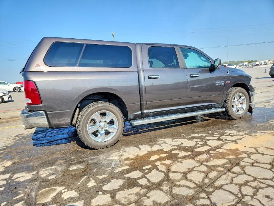 2017 RAM 1500 SLT 3