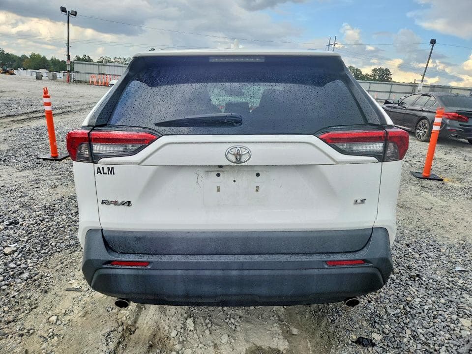 2020 TOYOTA RAV4 LE 6