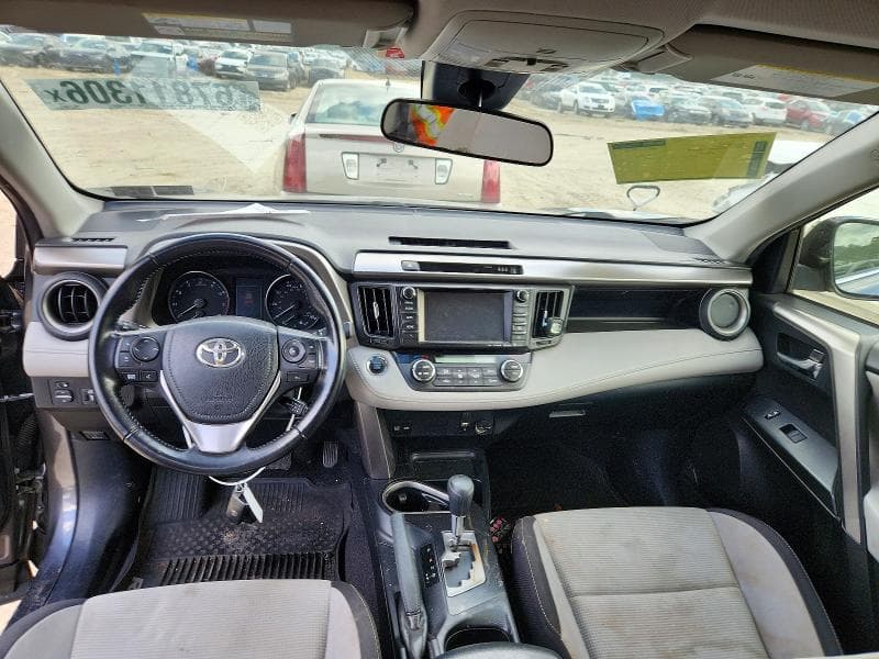 2017 TOYOTA RAV4 XLE 8