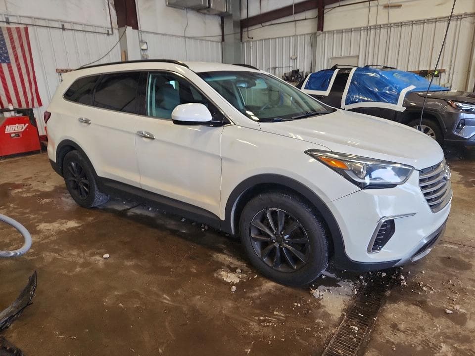 2017 HYUNDAI SANTA FE SE 4