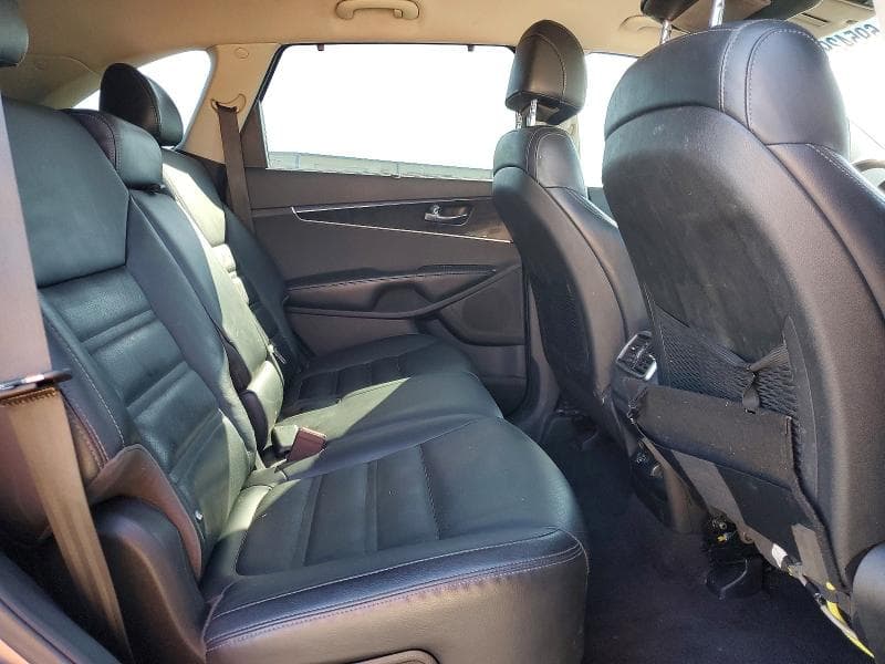 2017 KIA SORENTO EX 11