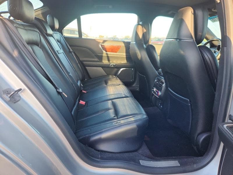 2017 LINCOLN CONTINENTAL RESERVE 10