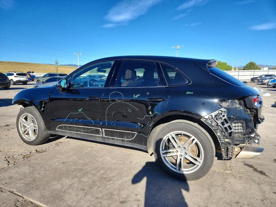 2023 PORSCHE MACAN BASE 2