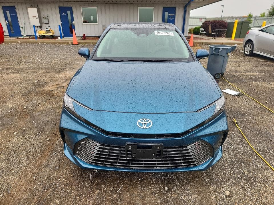 2026 TOYOTA CAMRY XLE 5