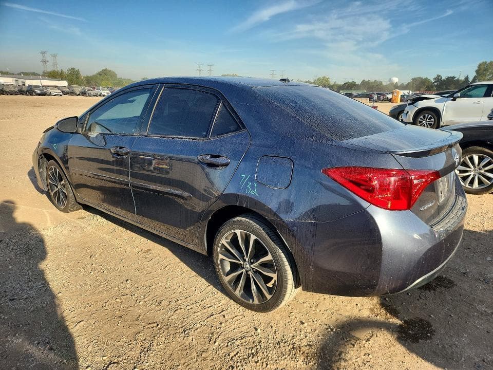 2017 TOYOTA COROLLA SE 2