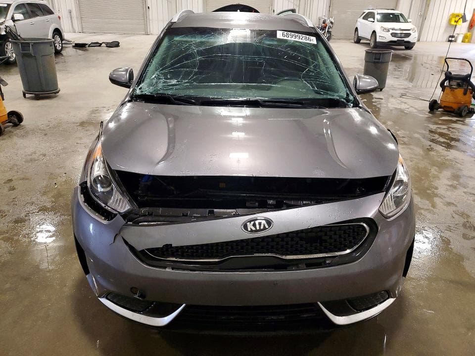 2017 KIA NIRO LX 5