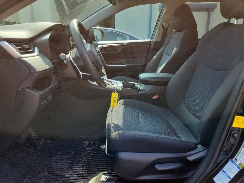 2020 TOYOTA RAV4 LE 7