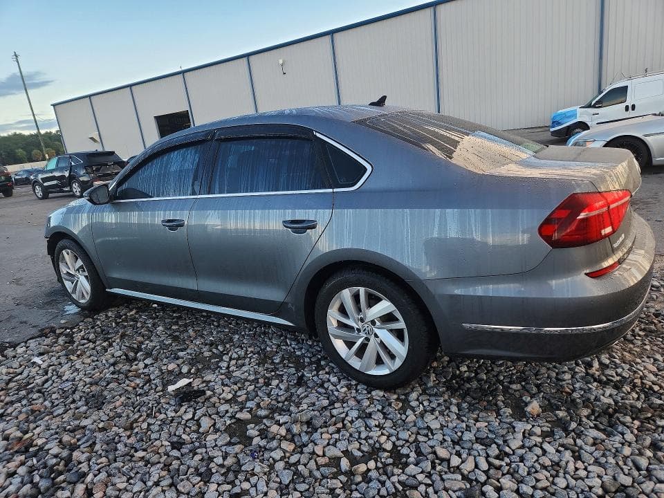 2018 VOLKSWAGEN PASSAT SE 2