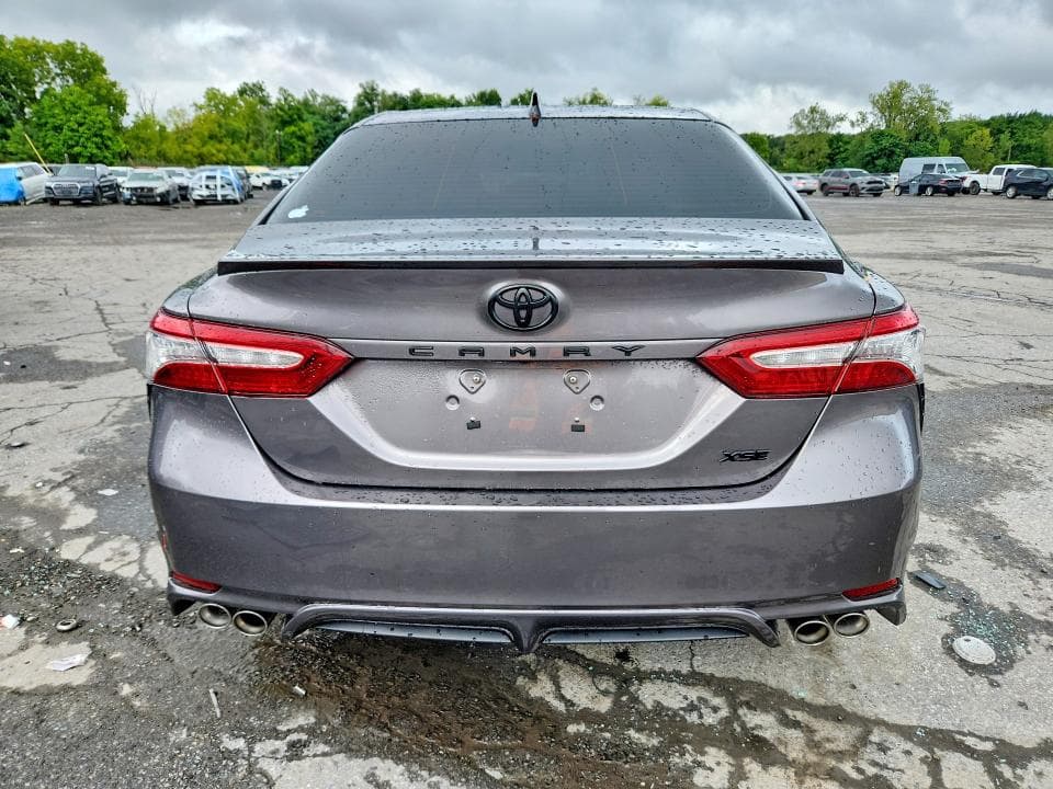 2020 TOYOTA CAMRY XSE 6
