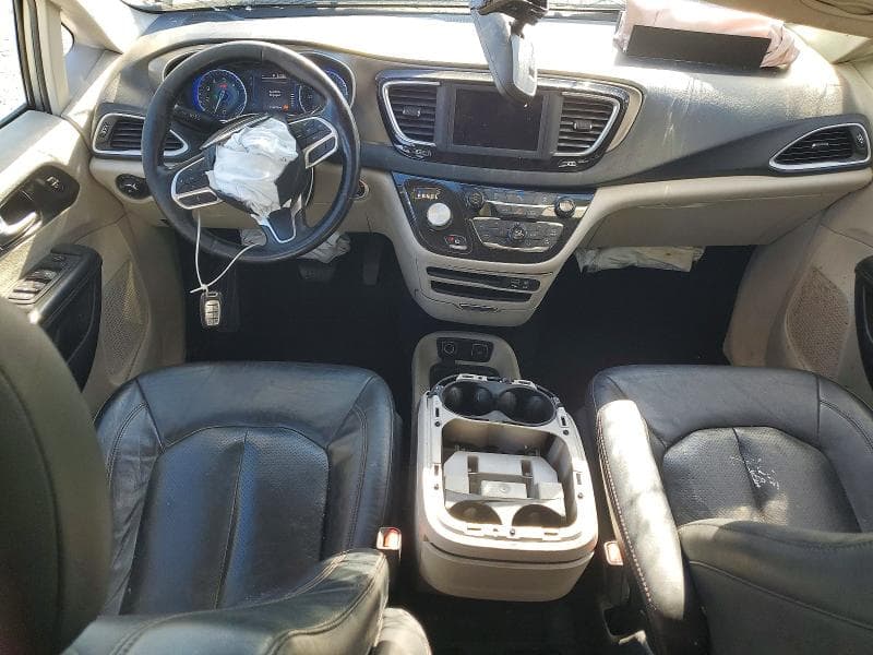 2020 CHRYSLER PACIFICA TOURING L 8