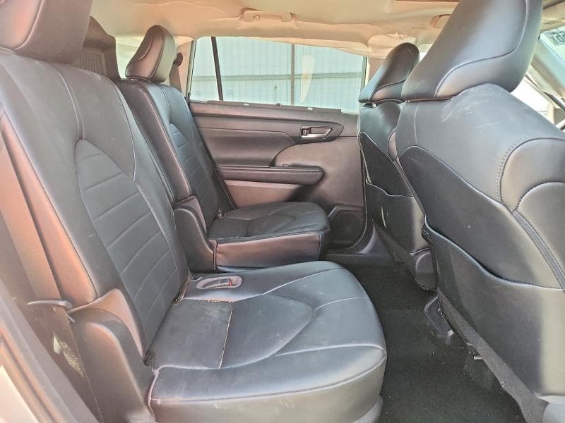 2021 TOYOTA HIGHLANDER XLE 10