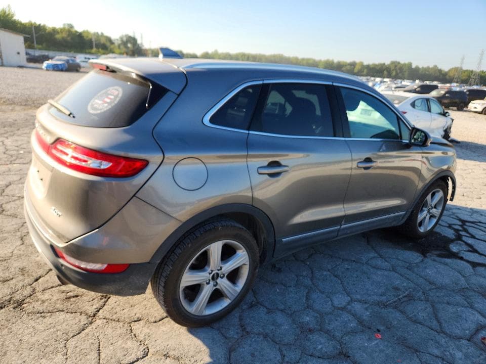 2017 LINCOLN MKC PREMIERE 3