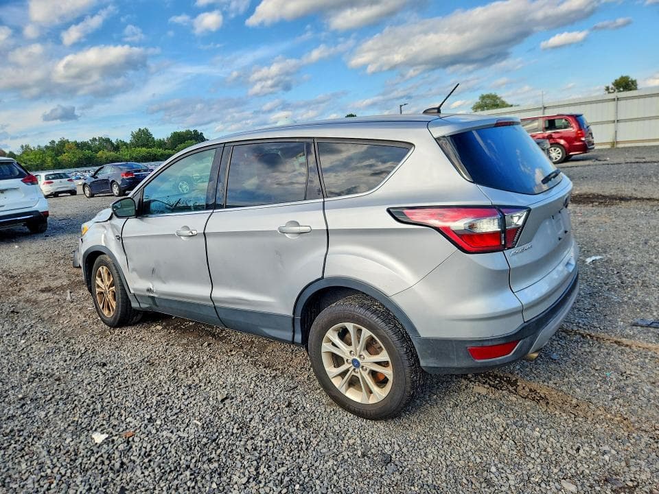2017 FORD ESCAPE SE 2