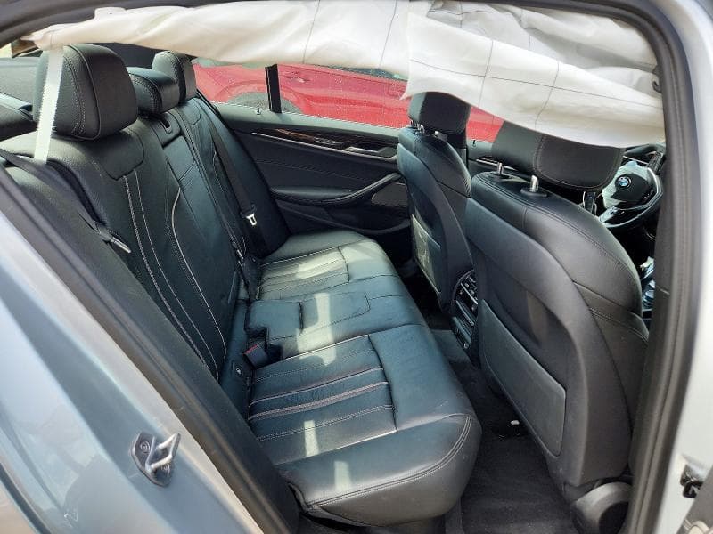 2017 BMW 530 XI 10