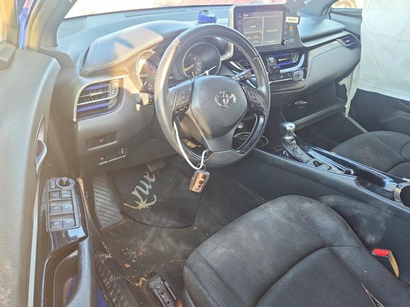 2019 TOYOTA C-HR XLE 8