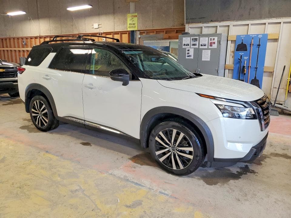 2024 NISSAN PATHFINDER PLATINUM 4