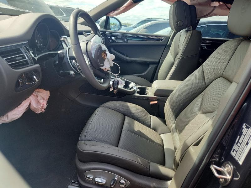 2026 PORSCHE MACAN BASE 7