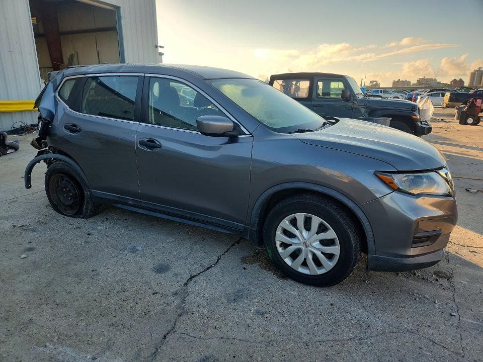 2017 NISSAN ROGUE S 4