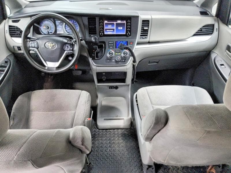 2020 TOYOTA SIENNA L 8