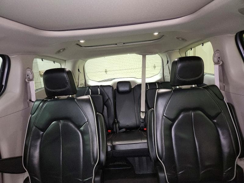 2021 CHRYSLER PACIFICA LIMITED 10