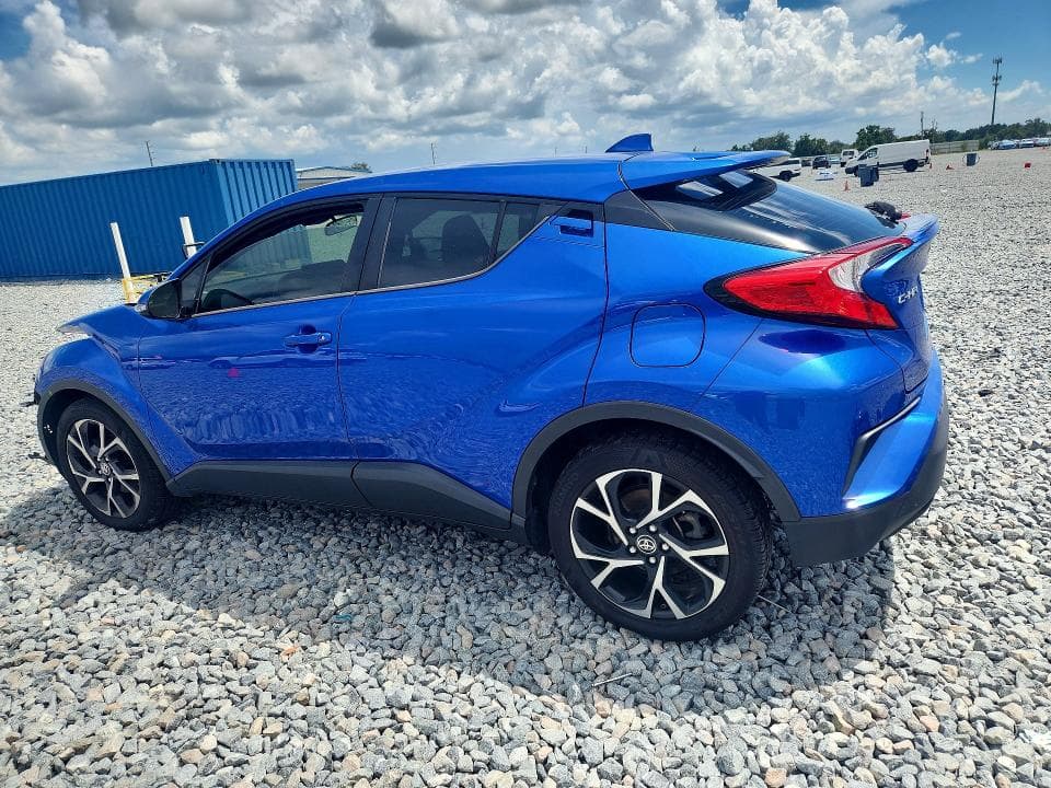 2020 TOYOTA C-HR XLE 2