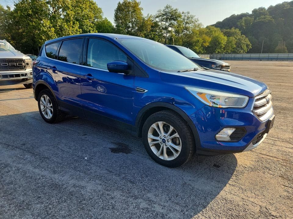 2017 FORD ESCAPE SE 4