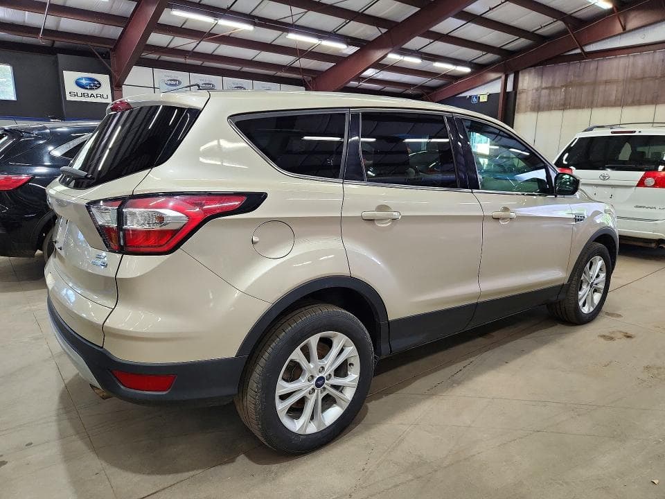 2017 FORD ESCAPE SE 3