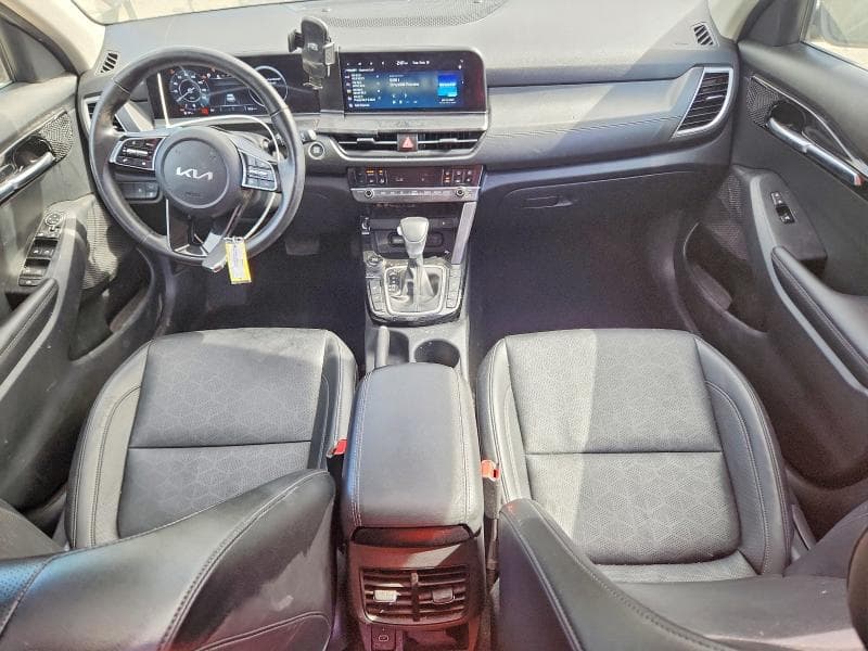 2025 KIA SELTOS EX 8