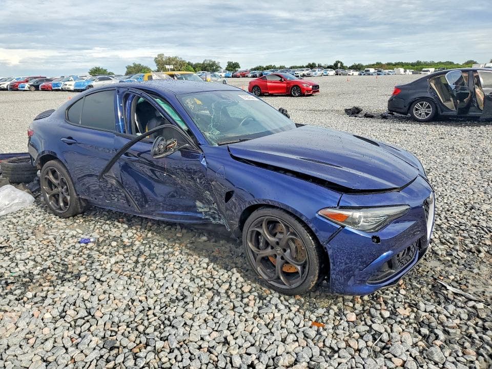 2017 ALFA ROMEO GIULIA QUADRIFOGLIO 4