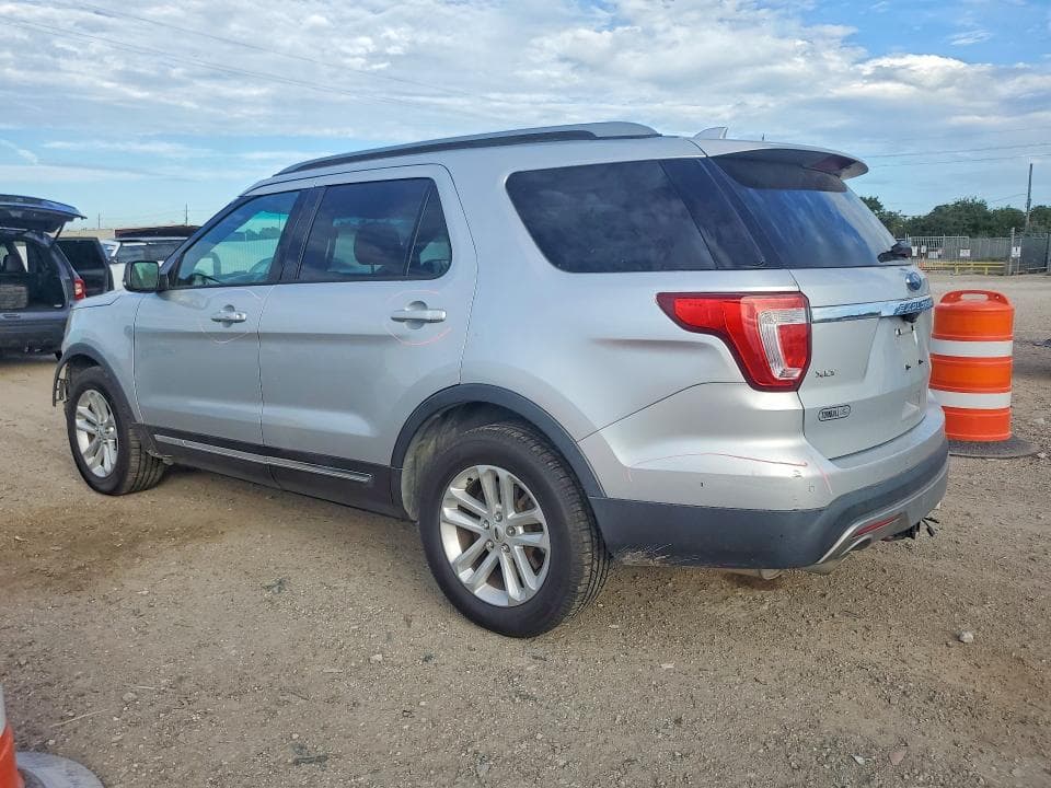 2017 FORD EXPLORER XLT 2