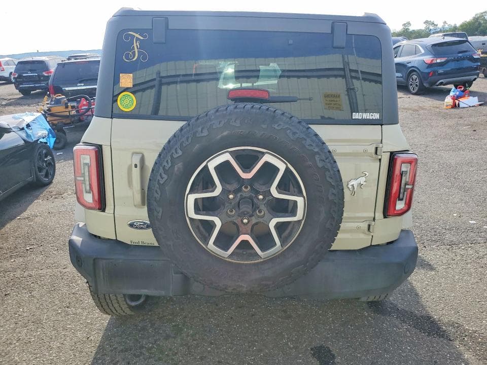 2025 FORD BRONCO OUTER BANKS 6