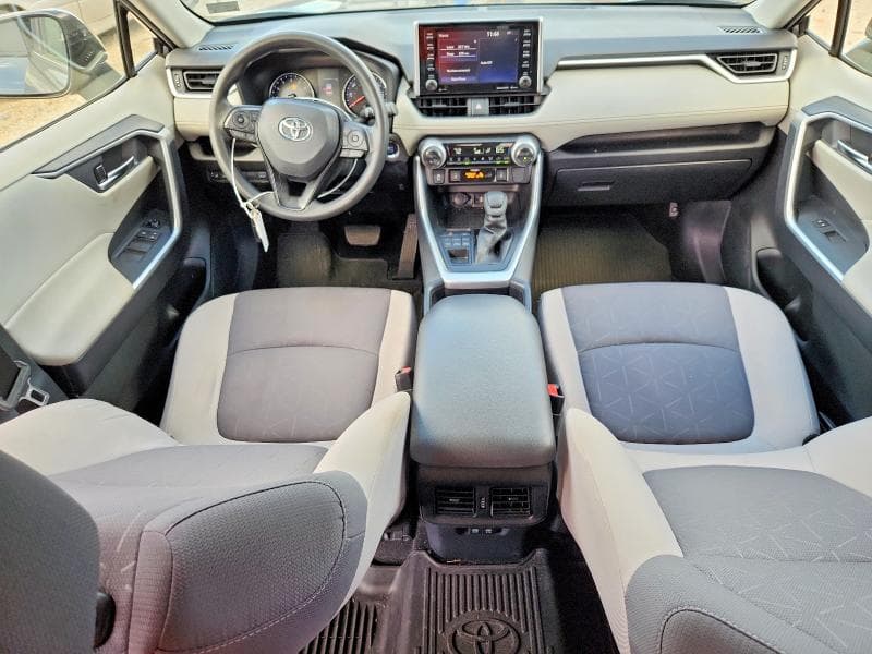 2019 TOYOTA RAV4 XLE 8
