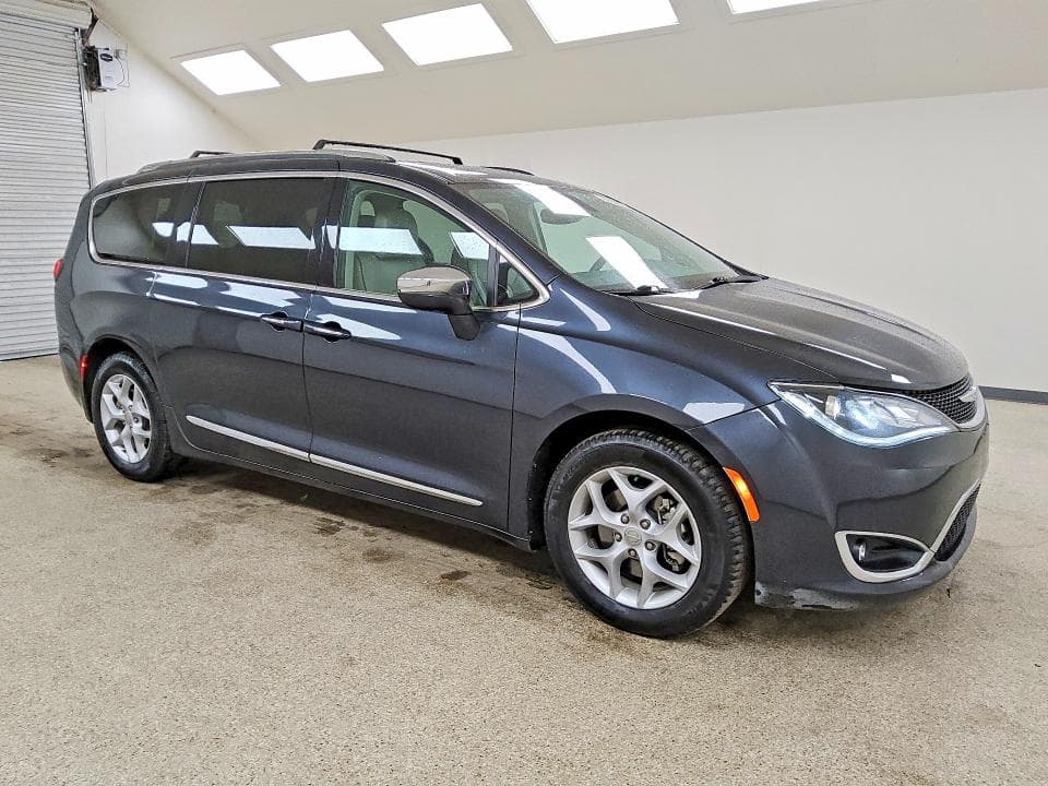 2020 CHRYSLER PACIFICA LIMITED 4