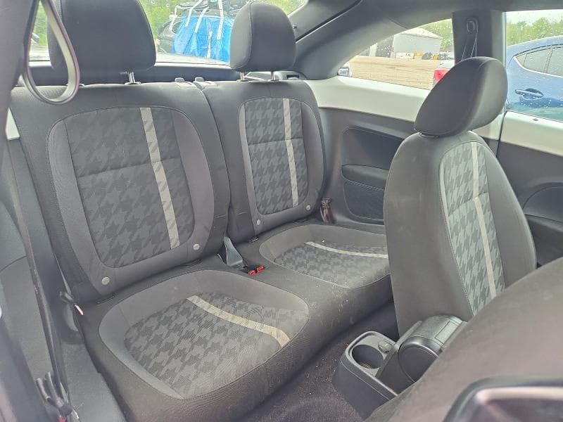 2017 VOLKSWAGEN BEETLE SE 10
