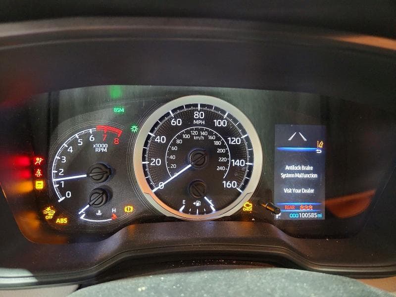 2020 TOYOTA COROLLA LE 9