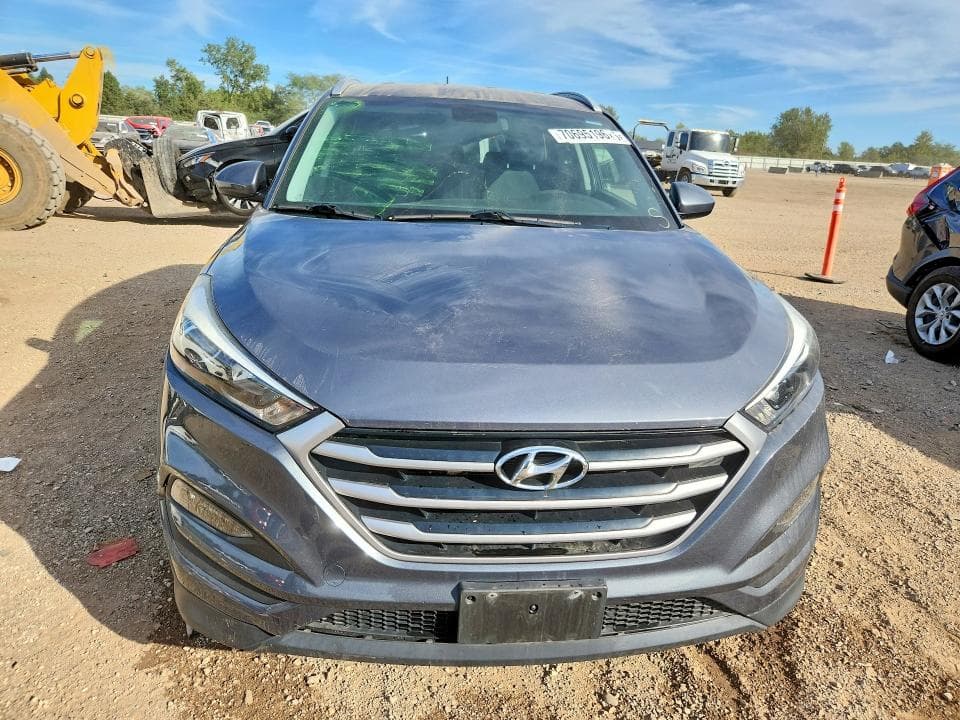 2017 HYUNDAI TUCSON SE 5