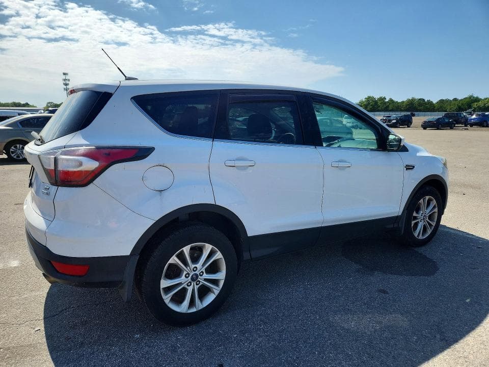 2017 FORD ESCAPE SE 3