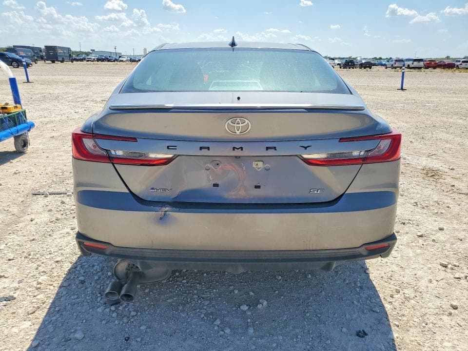 2026 TOYOTA CAMRY SE 6