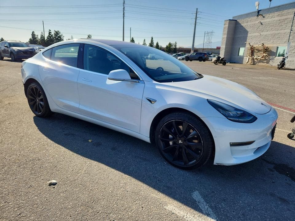 2018 TESLA MODEL 3 4